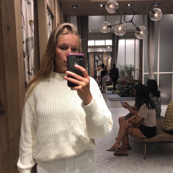 Meet your Posher, Caroline - Picture 1 of 1